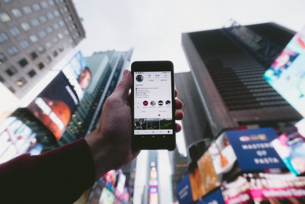 Social Media Beiträge organisch vs. paid